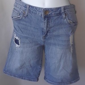 KUT Catherine Boyfriend distressed shorts sz 10
